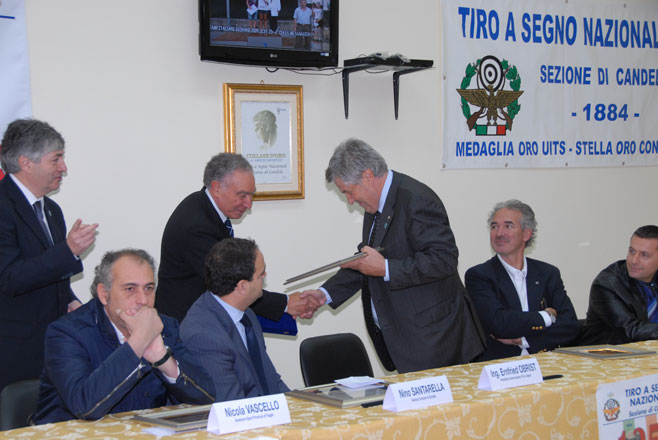 125°-Anniversario-della-Fondazione.-Il-Presidente-UITS-premia-il-TSN-Candela-rid